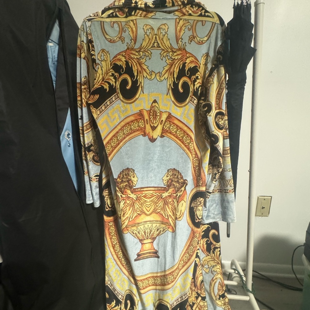 Versace Robe - Picture 3 of 4